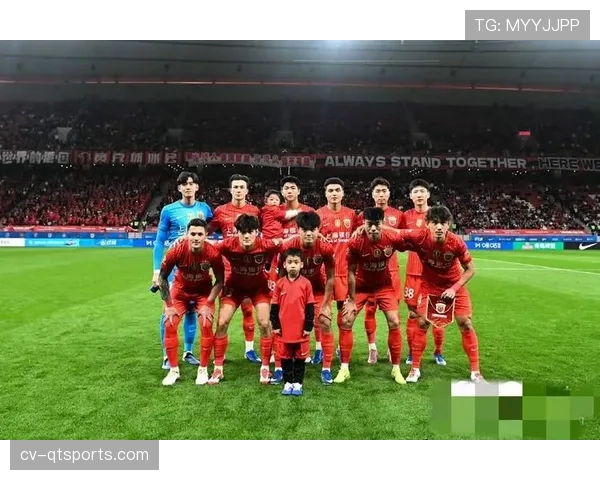 上海海港4-0大胜武汉三镇，蒋光太伤愈复出球队状态回暖